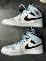 Air jordan 1 Mid Ice Blue 44 nieuwstaat, Overige kleuren, Nieuw, Ophalen of Verzenden, Sneakers of Gympen
