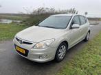 Hyundai i30 1.6 CRDi Dynamic (bj 2007), Auto's, Hyundai, Te koop, Zilver of Grijs, 550 kg, 1582 cc