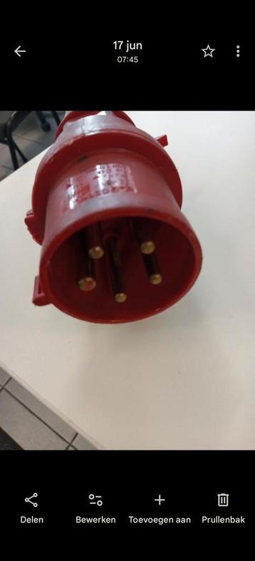 Industriële Stekker - Rood 32amp beschikbaar voor biedingen