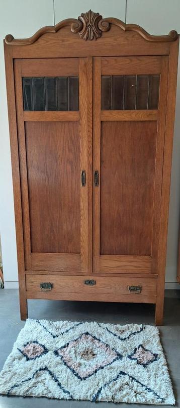 Vintage kledingkast  beschikbaar voor biedingen