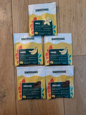 Vijf zakjes kindershake beschikbaar voor biedingen