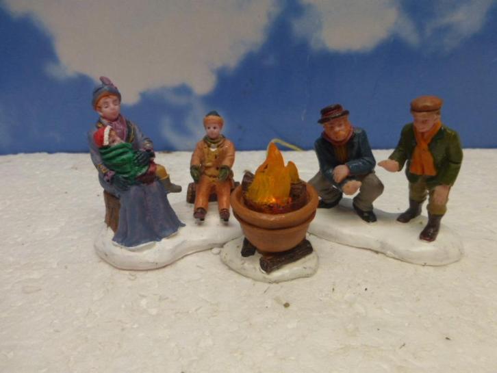 lemax Bonfire kerstdorp poppetjes figurines vuurkorf kerst, Diversen, Kerst, Zo goed als nieuw, Ophalen of Verzenden