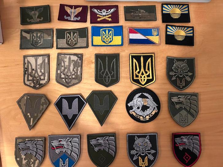 NIEUWE LEVERING MILITAIRE PATCHES UIT OEKRAÏNE, Verzamelen, Militaria | Algemeen, Landmacht, Embleem of Badge, Nederland, Ophalen of Verzenden