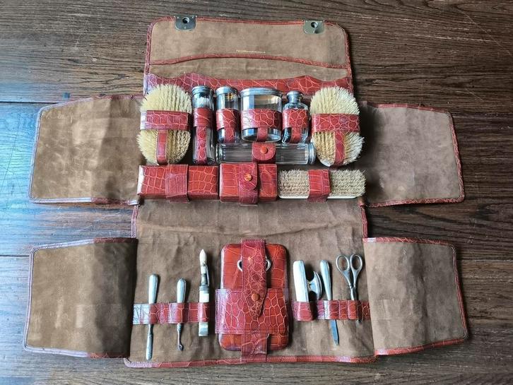 Zeldzame antieke reisset -Finnigans Manchester & Liverpool, Antiek en Kunst, Antiek | Goud en Zilver, Ophalen of Verzenden