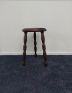 Klassiek houten krukje (driepoot).
In nette staat!, Ophalen of Verzenden, Hout