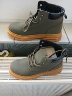 Te koop robuuste heren schoenen 25 euro, Ophalen, Nieuw, Overige kleuren