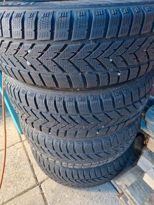 Winterbanden (Vredestein) op velg 175/65 R14, Auto diversen, Auto-accessoires, Ophalen