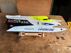 RC F1 H20 race catamaran boot met aandrijving., Hobby en Vrije tijd, Modelbouw | Boten en Schepen, Verzenden, Gebruikt