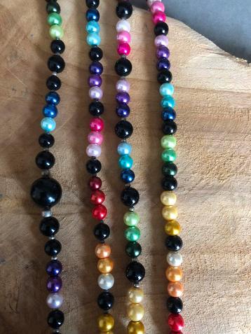 Nieuw! Div. multicolor kettingen met zwart beschikbaar voor biedingen