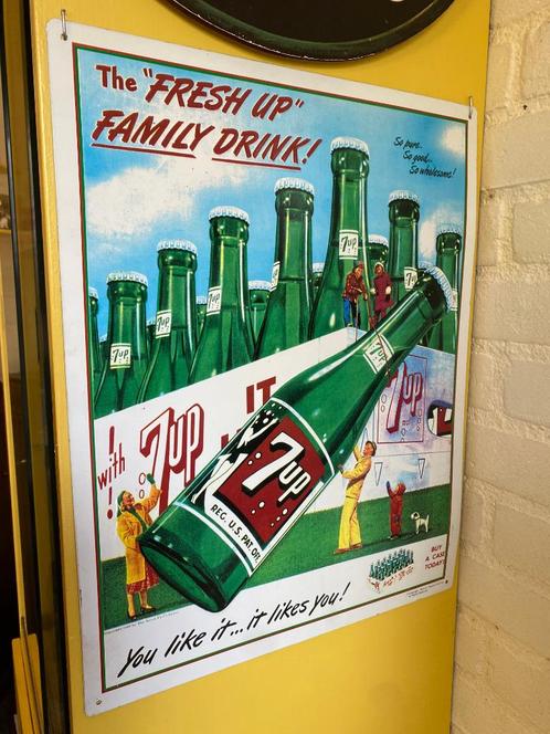 7Up reclamebord in blik, SevenUp blikken reclame bord 7-Up, Verzamelen, Merken en Reclamevoorwerpen, Zo goed als nieuw, Reclamebord
