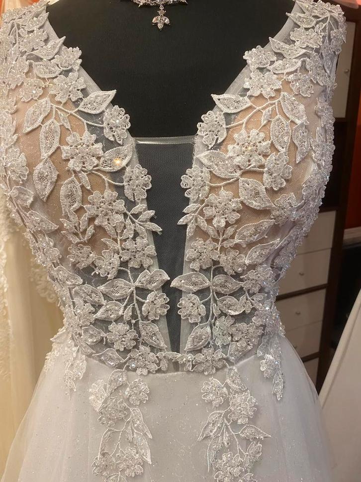 Sale! Blush met ivoor kleur trouwjurk Direct leverbaar, Kleding | Dames, Trouwkleding en Trouwaccessoires, Nieuw, Trouwjurk, Wit