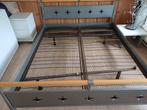 Ruim 2 pers bed met 2 x matrassen, Gebruikt, 210 cm, Tweepersoons, Ophalen of Verzenden