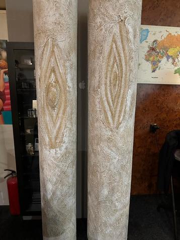 Bijzondere decoratieve zuilen beschikbaar voor biedingen