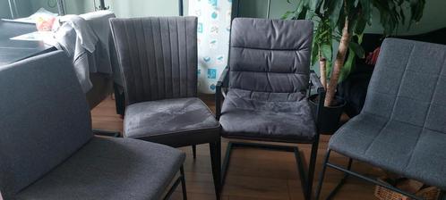 4 prachtige Grijze Eetkamerstoelen Set v 4 met metalen poot, Huis en Inrichting, Stoelen, Zo goed als nieuw, Vier, Metaal, Stof