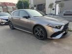 Mercedes-Benz A-Klasse A 250 Amg FULL OPTION 2023 Grijs, Auto's, Mercedes-Benz, Zwart, 4 cilinders, Leder en Stof, 163 pk