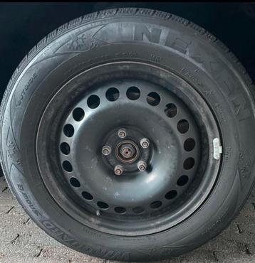 Winterbanden op velg beschikbaar voor biedingen