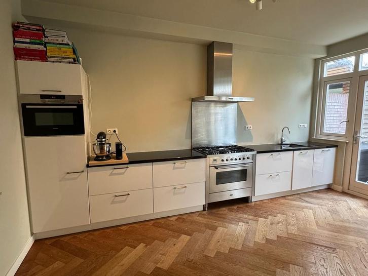 Luxe keuken (2017) met A-merk apparatuur en granieten blad, Huis en Inrichting, Keuken | Complete keukens, Gebruikt, Wit, Graniet of Steen