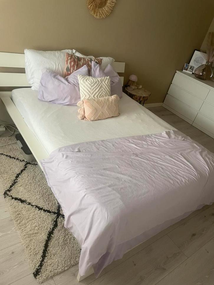 Tweepersoonsbed, Huis en Inrichting, Slaapkamer | Bedden, Zo goed als nieuw, Tweepersoons, 160 cm, Hout, Wit, Ophalen