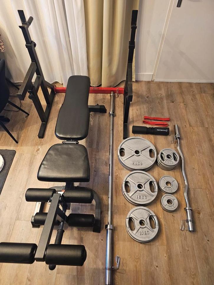 Olympische gewichten 120kg, Squatrek, bench, halterstang, Sport en Fitness, Fitnessmaterialen, Zo goed als nieuw, Fitnessbank