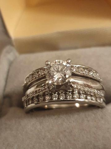 Diamanten ring 2x nieuw  erg apart 82CT beschikbaar voor biedingen