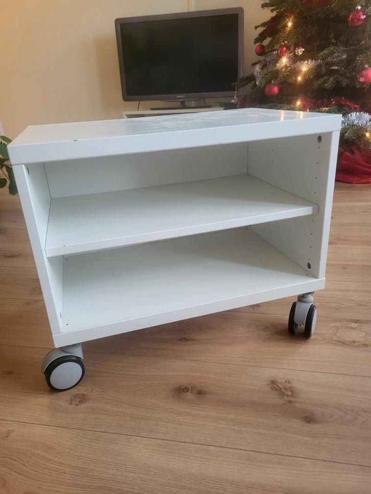 Open wit Ikea Bestå kastje op wielen, Huis en Inrichting, Kasten | Overige, Ophalen