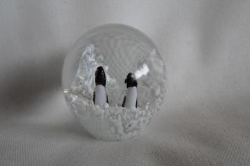 Presse Papier Glas Pinguin beschikbaar voor biedingen