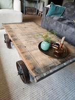 Stoere industriële salontafel op wielen., Huis en Inrichting, Tafels | Salontafels, Ophalen, 100 tot 150 cm, 50 tot 100 cm, Zo goed als nieuw
