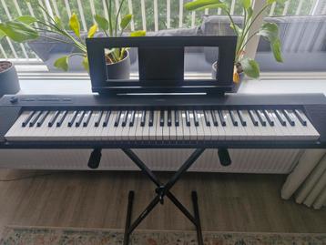 Yamaha piaggero NP-32 piano/ keyboard. beschikbaar voor biedingen