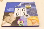 2 stuks Jaarboeken nederlandse postzegels 47087, Ophalen of Verzenden, Gelezen