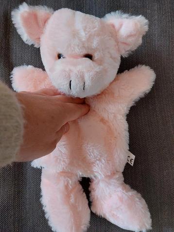 Schattige handpop varken beschikbaar voor biedingen