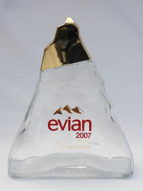 oud EVIAN Mineraalwater Fles Speciale Editie 2007 gouden dop, Antiek en Kunst, Antiek | Glas en Kristal, Ophalen of Verzenden