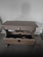 Houten bijzettafel met krantenbak, Minder dan 45 cm, Minder dan 55 cm, Gebruikt, Ophalen of Verzenden