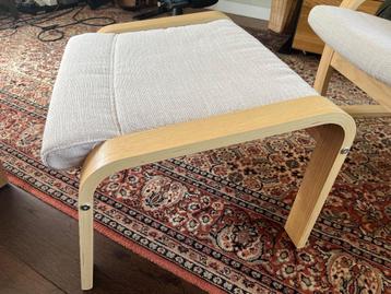 Ikea Poang voetenbank beschikbaar voor biedingen