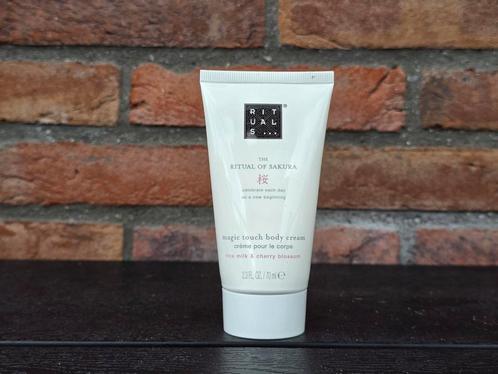 Rituals The Ritual of Sakura Magic Touch Body Cream 70ml, Sieraden, Tassen en Uiterlijk, Uiterlijk | Gezichtsverzorging, Zo goed als nieuw