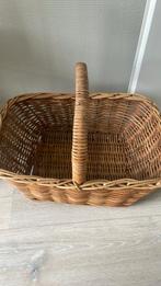 Prachtige mand riet hengsel, Huis en Inrichting, Woonaccessoires | Schalen en Manden, Ophalen, Rond, Riet