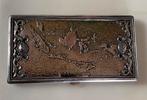 Djokja zilveren cigaretten etui (landkaart Indonesie), Antiek en Kunst, Ophalen of Verzenden