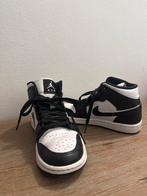 Air Jordan 1 Mid - Zwart/Wit - Maat 36, Kleding | Dames, Schoenen, Ophalen, Zo goed als nieuw, Zwart, Sneakers of Gympen