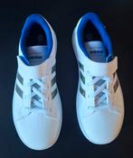 Adidas witte met legergroene strepen maat 32, Ophalen of Verzenden, Nieuw, Jongen of Meisje