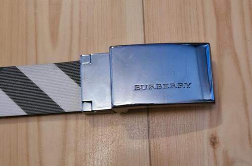 Burberry riem met omkeerbare chrome sluiting check/lack, Kleding | Dames, Riemen en Ceinturen, Zo goed als nieuw, Tailleriem, 80 tot 90 cm