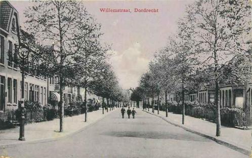 (301-109-019) Dordrecht Willemstraat, Verzamelen, Ansichtkaarten | Nederland, Zuid-Holland, Verzenden
