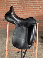 Icon Flight Dressuurzadel 17,5”, Dieren en Toebehoren, Paarden en Pony's | Zadels, Ophalen, Gebruikt, Dressuur