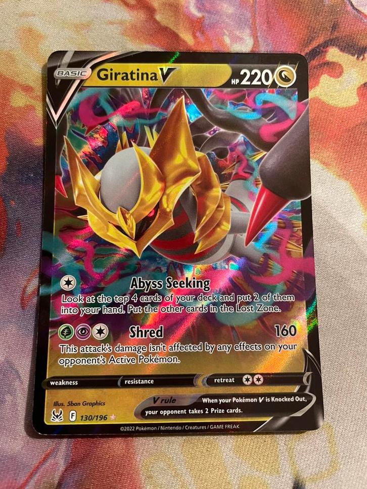 Pokemon GIRATINA V 130/196 (Lost Origin), Hobby en Vrije tijd, Verzamelkaartspellen | Pokémon, Zo goed als nieuw, Losse kaart