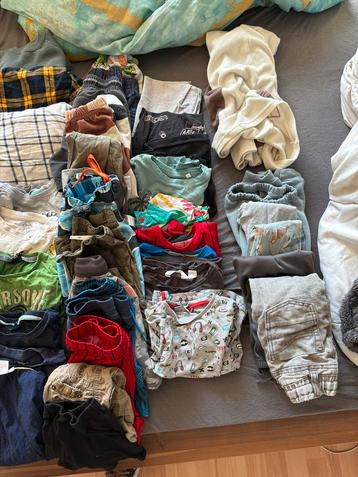 Groot pakket jongenskleding maat 98 tot 110 beschikbaar voor biedingen