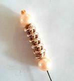Vintage gouden hoedenspeld, spiraal en parels (29), Ophalen, Zo goed als nieuw