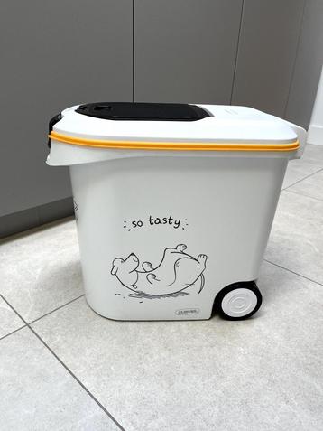 Curver voedselcontainer Hond beschikbaar voor biedingen