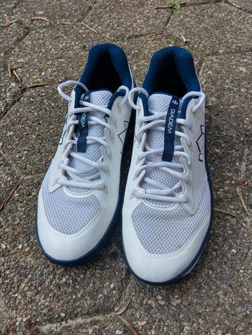 Diadem tennis schoen beschikbaar voor biedingen