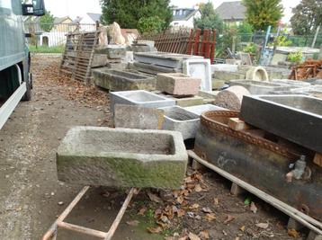 oude arduinen trog troggen plantenbak bloembak  beschikbaar voor biedingen