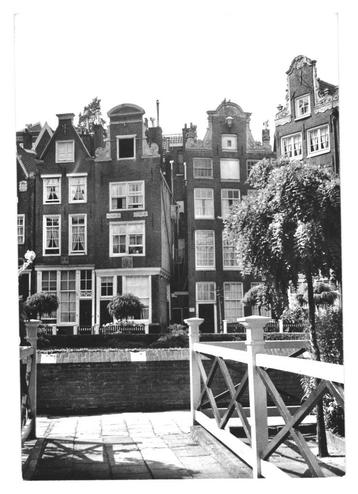 942405	Amsterdam	1960 Begijnhof	Nette oude kaart onbeschreve beschikbaar voor biedingen