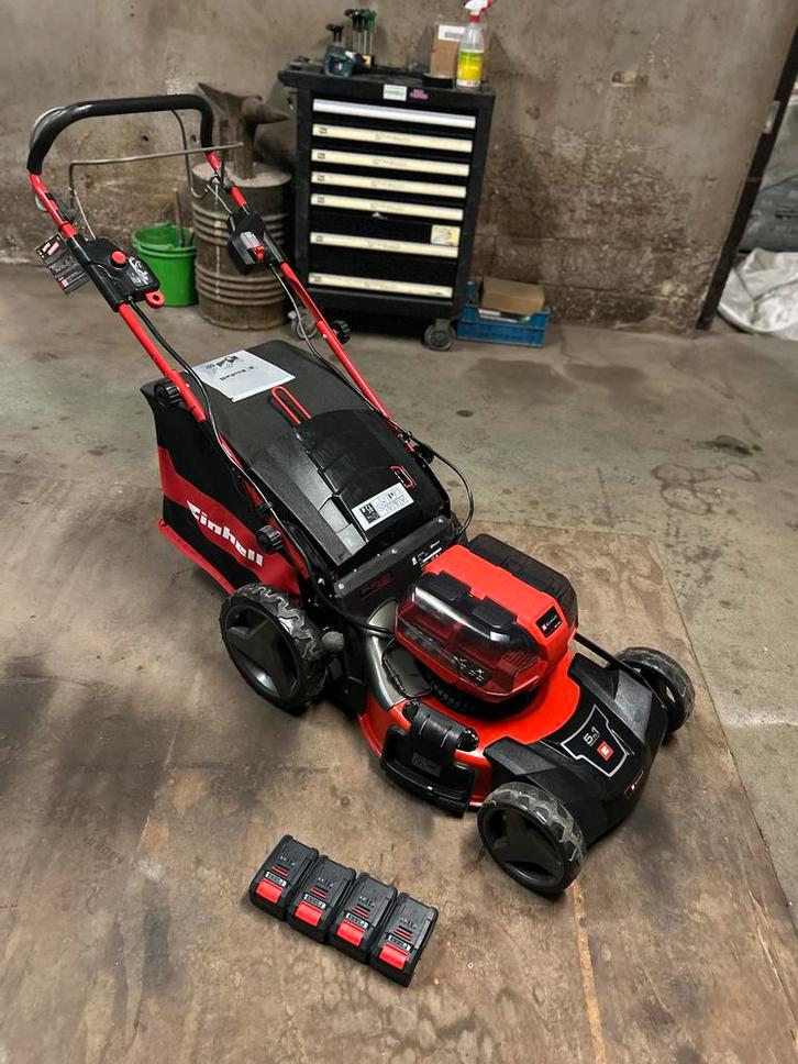 2x Einhell Accu Grasmaaier met Accu's en Lader nieuw €1000+, Tuin en Terras, Grasmaaiers, Gebruikt, Accu-grasmaaier, 40 t/m 49 cm