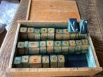 Oude antieke stempels ABC in doos voor, € 17, Hobby en Vrije tijd, Stempelen, Ophalen of Verzenden, Gebruikt